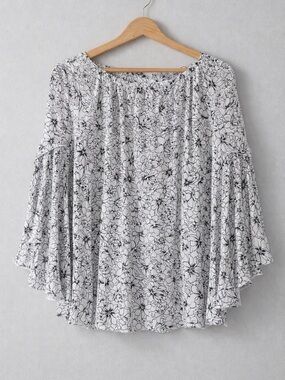 Fever Floral Boho Blouse Women Medium Black White Bell Sleeve Flowy Top